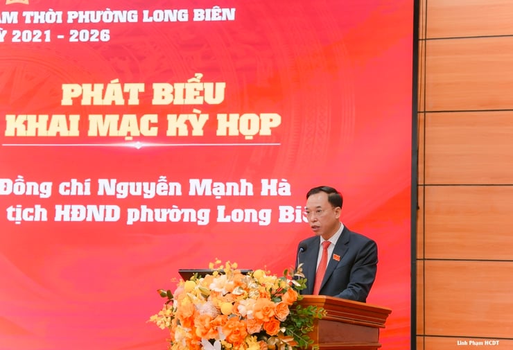 សម័យប្រជុំលើកទី៣ ក្រុមប្រឹក្សាប្រជាជនសង្កាត់ឡុងបៀនបានដោះស្រាយគោលដៅសំខាន់ៗជាច្រើនសម្រាប់ឆ្នាំ២០២៦ - រូបថត ២. Kỳ họp thứ ba HĐND phường Long Biên quyết nghị nhiều mục tiêu trọng tâm cho năm 2026- Ảnh 2.