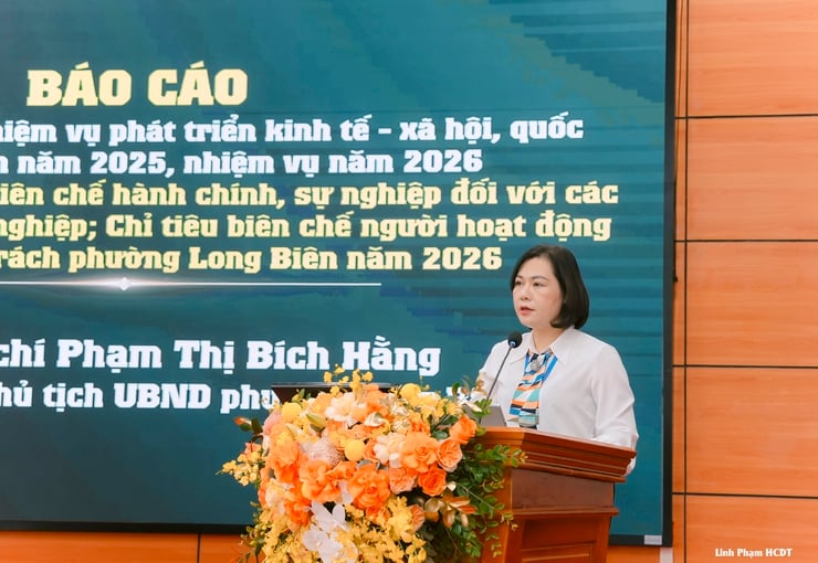 សម័យប្រជុំលើកទី៣ ក្រុមប្រឹក្សាប្រជាជនវួដឡុងបៀនបានដោះស្រាយគោលដៅសំខាន់ៗជាច្រើនសម្រាប់ឆ្នាំ២០២៦ - រូបថត ៤. Kỳ họp thứ ba HĐND phường Long Biên quyết nghị nhiều mục tiêu trọng tâm cho năm 2026- Ảnh 4.