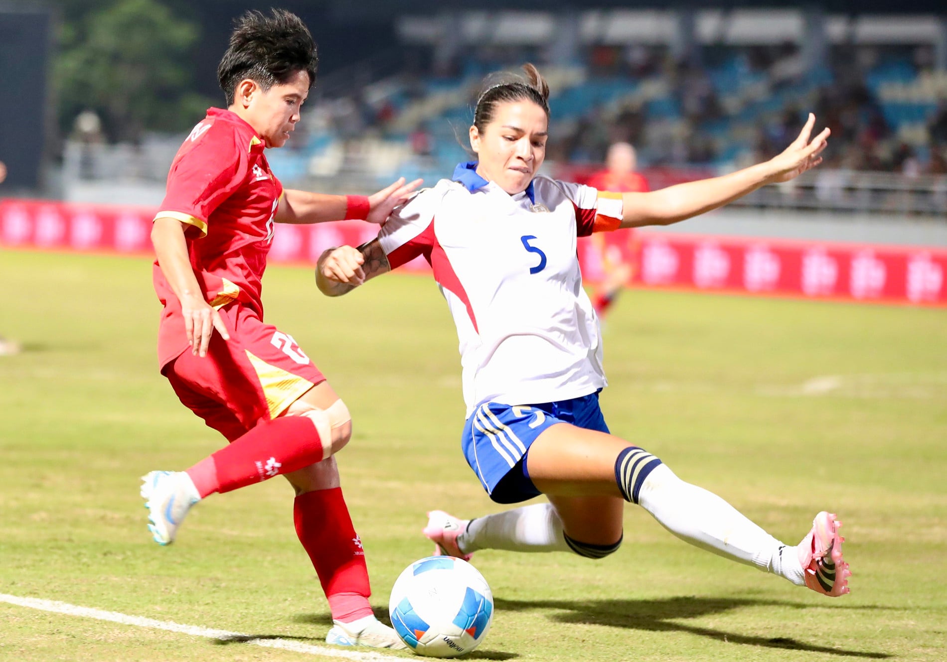 tuyen nu viet nam phillippines.jpg