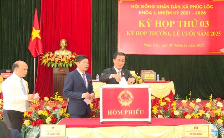 Khai mạc kỳ họp thứ 3, HĐND xã Phúc Lộc nhiệm kỳ 2021-2026- Ảnh 2.