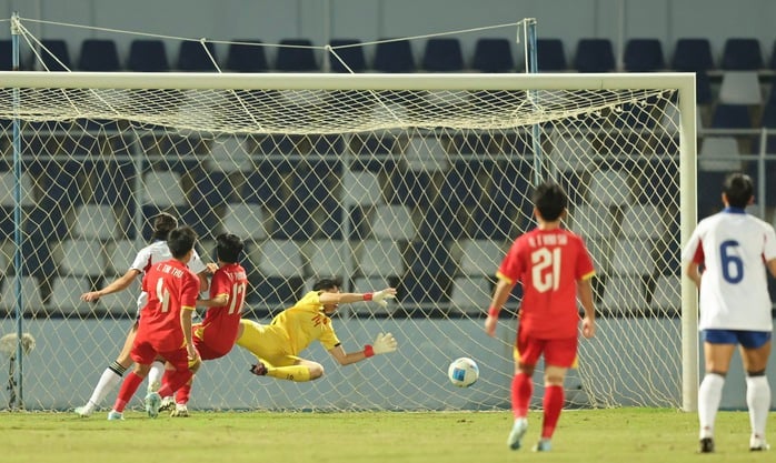 Bàn thua nghiệt ngã của tuyển nữ Việt Nam - Ảnh 1.