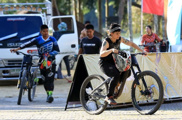 Thailand membina litar lumba luar jalan di zoo, penunggang basikal Vietnam berdepan kesukaran - Foto 2. Thái Lan làm đường đua địa hình trong sở thú, cua rơ Việt Nam gặp khó- Ảnh 2.
