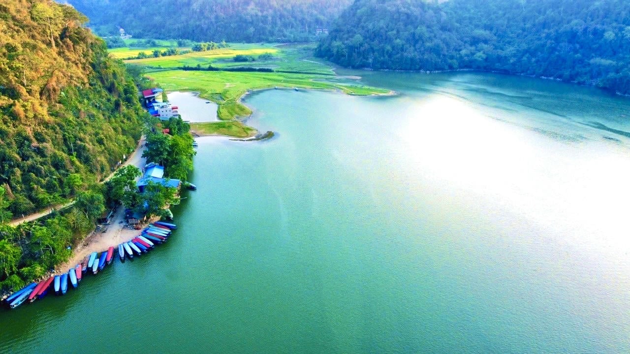 O Lago Ba Be é tão belo quanto uma pintura em aquarela. (Foto: Thanh Tung)