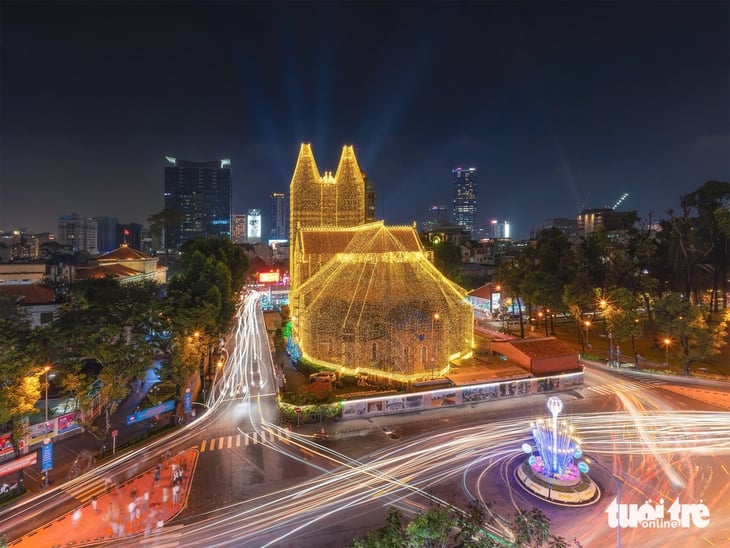 كاتدرائية نوتردام - الصورة رقم 4. Nhà thờ Đức Bà - Ảnh 8.