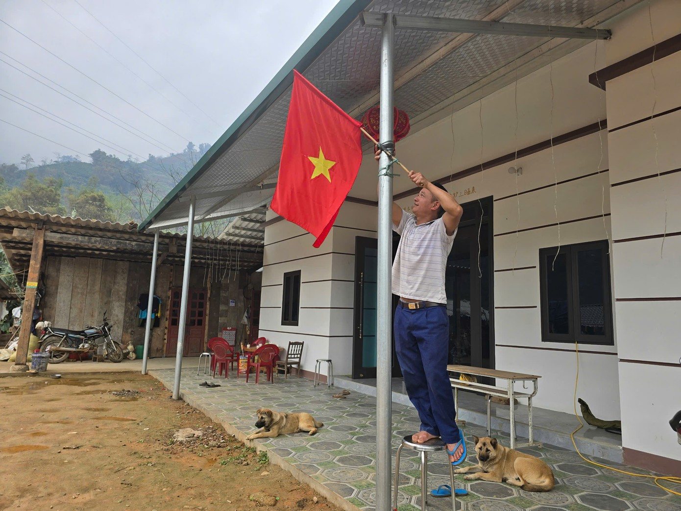 הבית החדש והמרווח של משפחתו של מר ואנג קסאן גויאן.