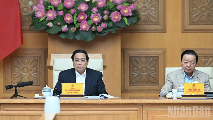 Başbakan Pham Minh Chinh, halk için hızla ev inşa edip onarmayı amaçlayan