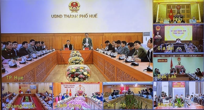 تقرير المحليات في الاجتماع - الصورة: VGP/Nhat Bac Các địa phương báo cáo tại cuộc họp - Ảnh: VGP/Nhật Bắc