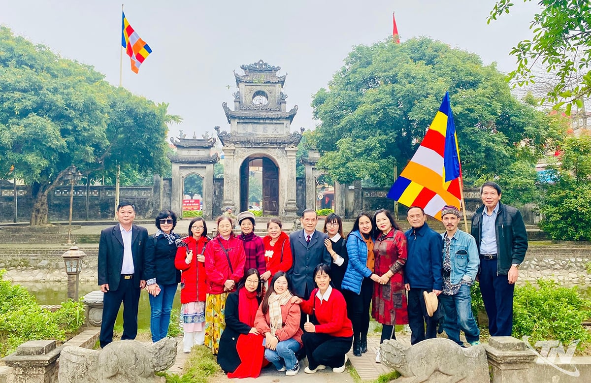 A Próza Egyesület kirándulást tett a Xich Dang Irodalmi Templomba.