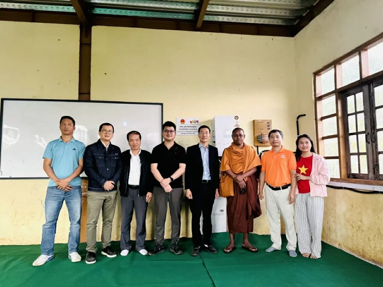 Vietnam is a responsible and trustworthy friend, always standing side by side with the people of Myanmar. Việt Nam là người bạn trách nhiệm, tin cậy, luôn sát cánh cùng nhân dân Myanmar