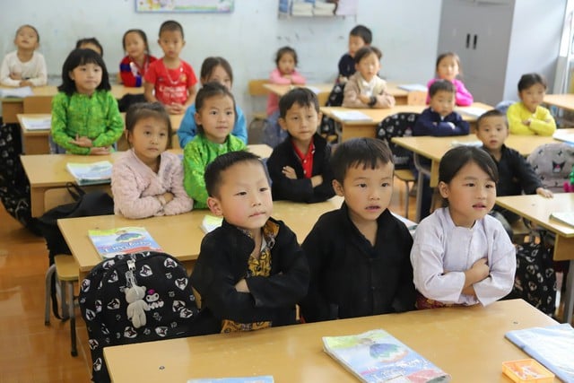 Delegat fra nasjonalforsamlingen: Undervisningen er gratis, men mange andre utgifter øker raskt og kraftig - Bilde 2. Đại biểu Quốc hội: Miễn học phí nhưng nhiều khoản chi phí khác tăng nhanh, tăng mạnh- Ảnh 2.