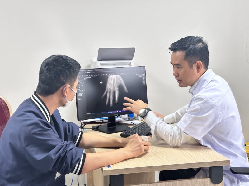 ملاح کی کٹی ہوئی انگلی حادثے کے 25 گھنٹے بعد دوبارہ جوڑی گئی -0