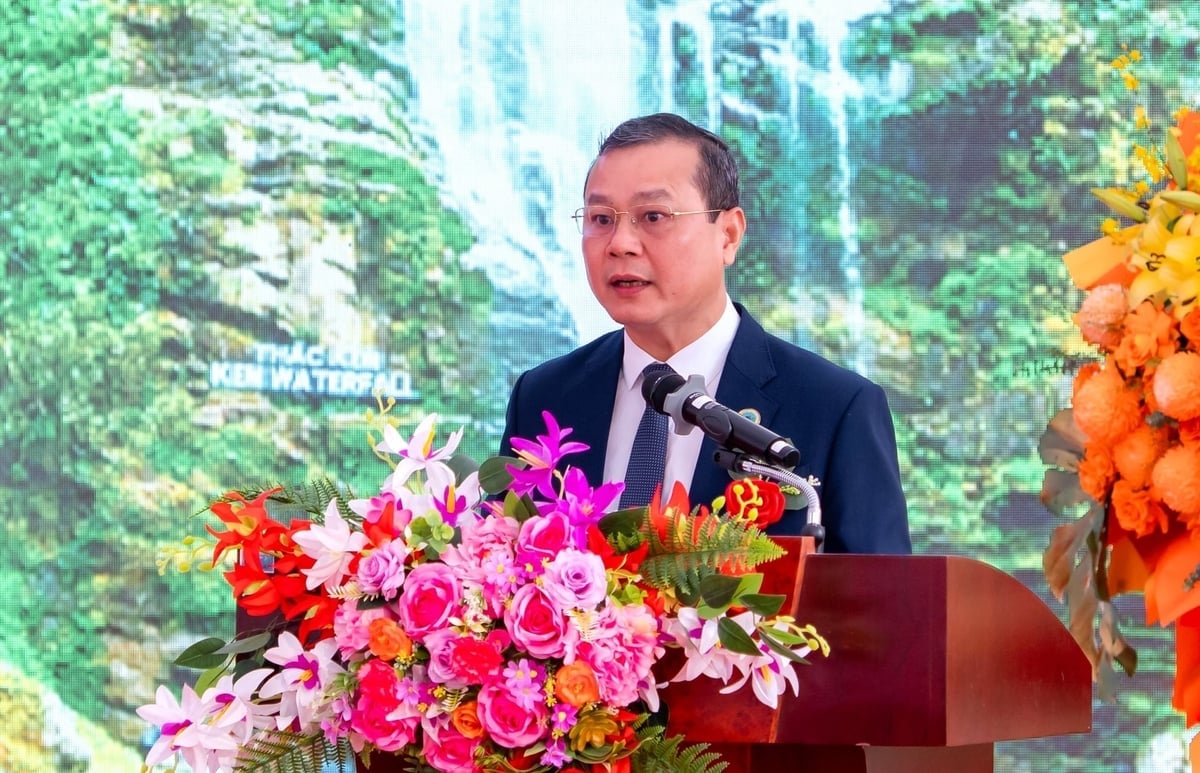 O Sr. Le Anh Tuan, Diretor do Parque Nacional Pu Mat, afirmou que a gestão e a proteção florestal são uma tarefa política de particular importância. Foto: Hoai Thu.