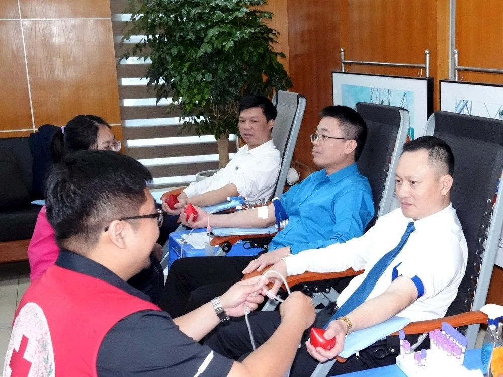 Růžový týden: Deset tisíc srdcí - Jedno srdce pro komunitní život