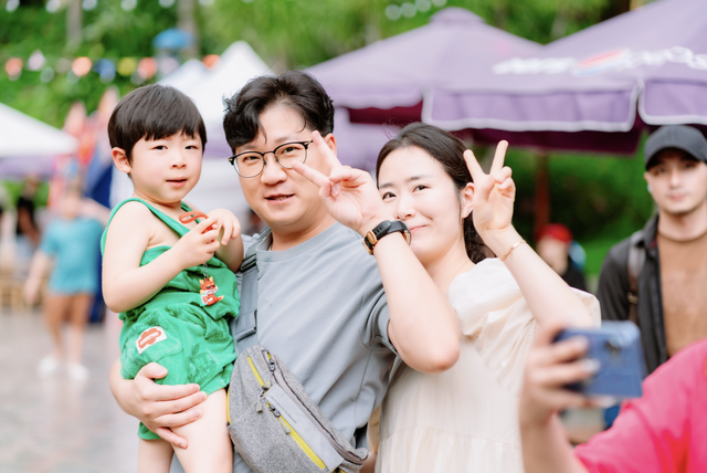 ភ្ញៀវទេសចរណ៍អាស៊ីទៅ Phu Quoc កើនឡើងយ៉ាងខ្លាំងនៅចុងឆ្នាំ - រូបថត ២. Khách châu Á tới Phú Quốc tăng mạnh dịp cuối năm- Ảnh 2.