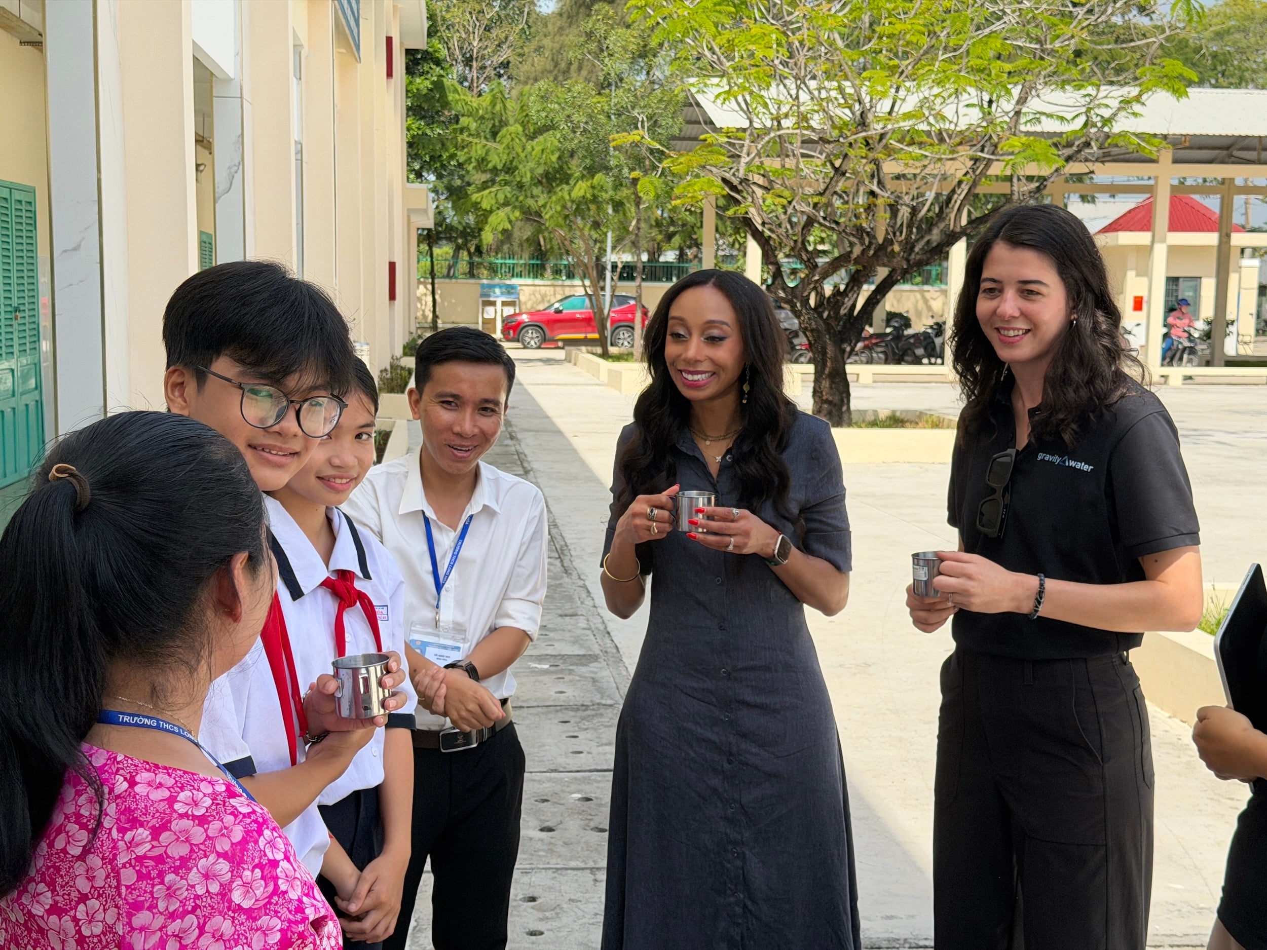 Apple Vietnam, rent vann til skoler, rentvannsprosjekt, klimaendringer, karbonnøytralitet, vietnamesiske elever bilde 1 Apple Viet Nam, nuoc sach truong hoc, du an nuoc sach, bien doi khi hau, trung hoa carbon, hoc sinh Viet Nam anh 1