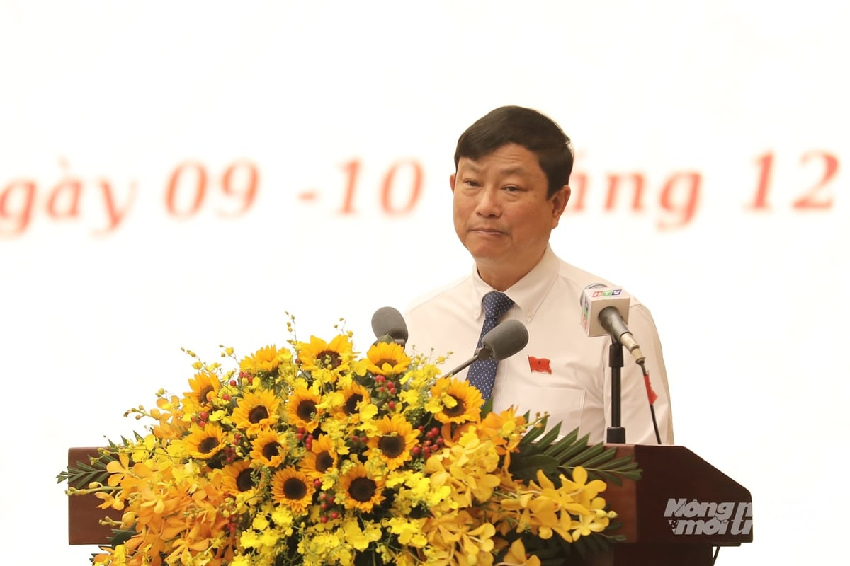 El presidente del Consejo Popular de Ciudad Ho Chi Minh, Vo Van Minh, pronunció el discurso inaugural de la reunión. Foto: Nguyen Thuy. Chủ tịch HĐND TP.HCM Võ Văn Minh phát biểu khai mạc kỳ họp. Ảnh: Nguyễn Thủy.