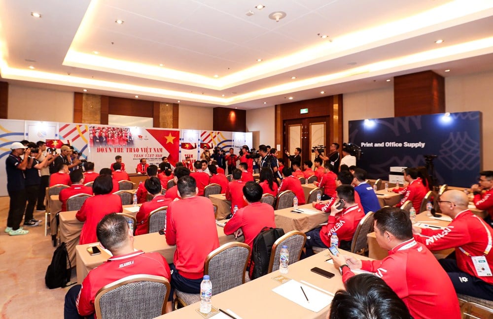 Minister Nguyen Van Hung visits and encourages the Vietnamese Sports Delegation - photo 6