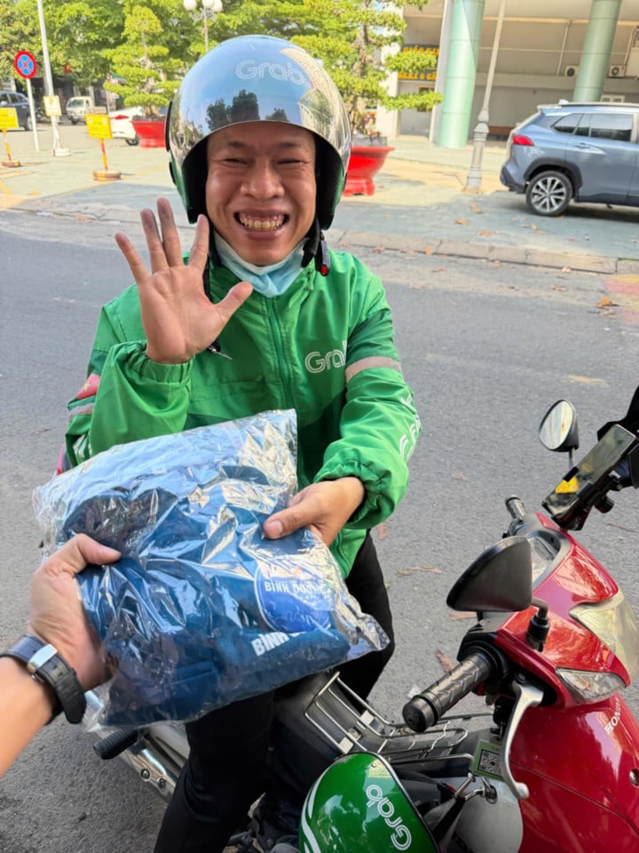 បញ្ចប់ការសិក្សានៅមហាវិទ្យាល័យនៅអាយុ 36 - 2 ឆ្នាំ។