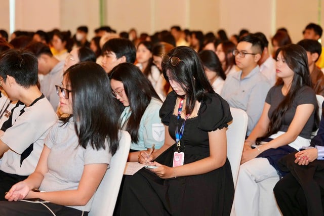 'Doanh nghiệp đừng chỉ tuyển mà hãy cùng đào tạo người' - Ảnh 4.