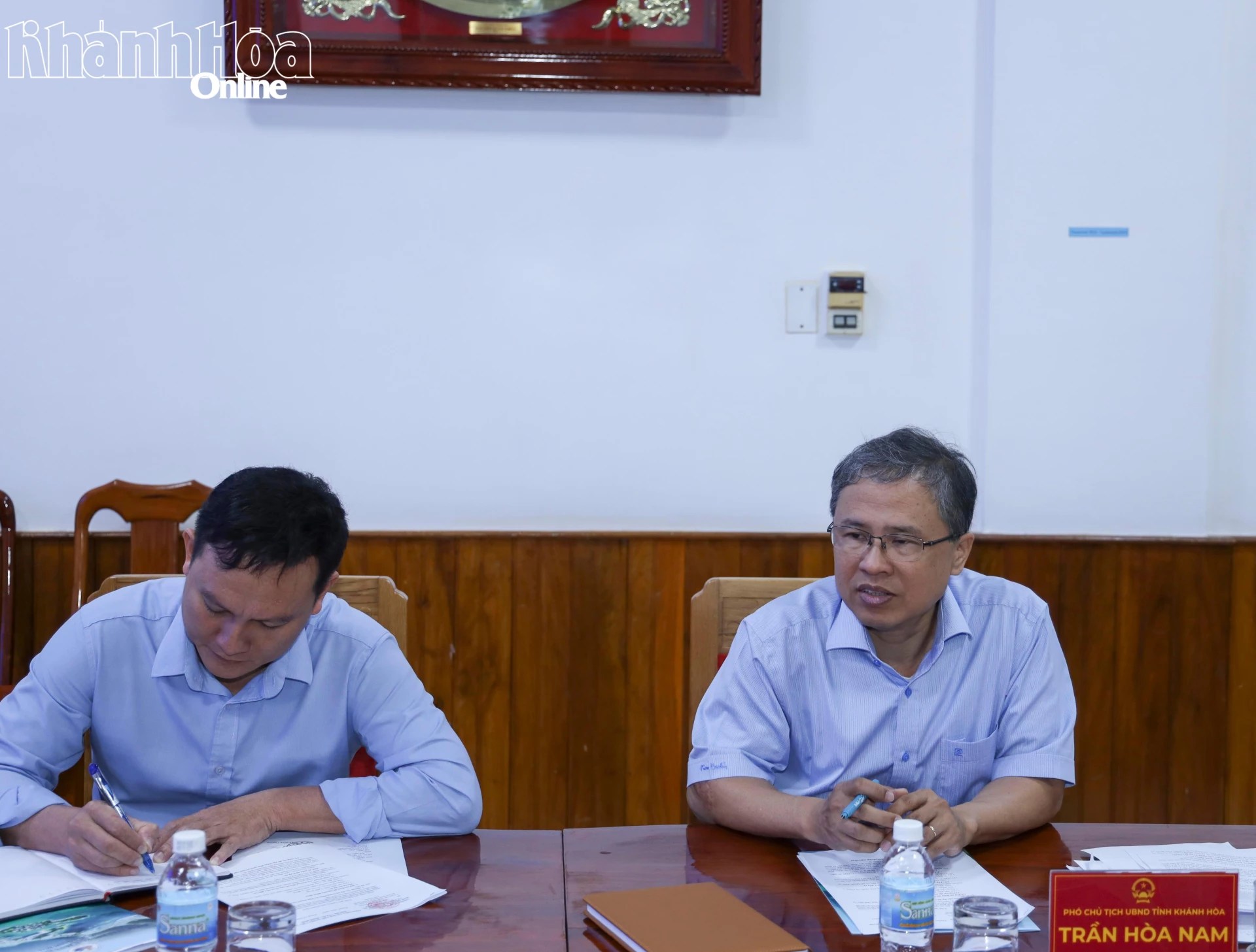 សមមិត្ត Tran Hoa Nam ធ្វើជាអធិបតីកិច្ចប្រជុំ។