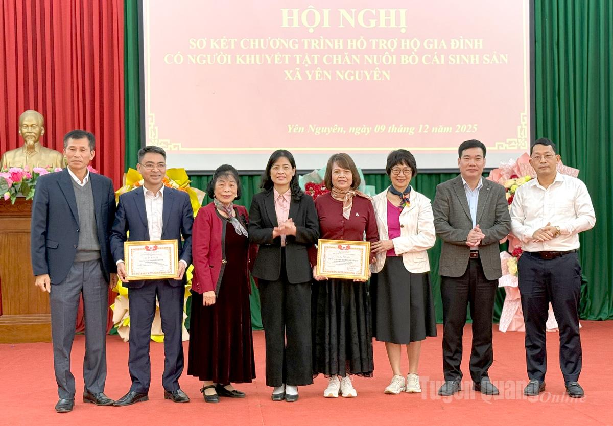 Den provinsiella föreningen för skydd av personer med funktionsnedsättning och föräldralösa barn delade ut förtjänstintyg till grupperna.