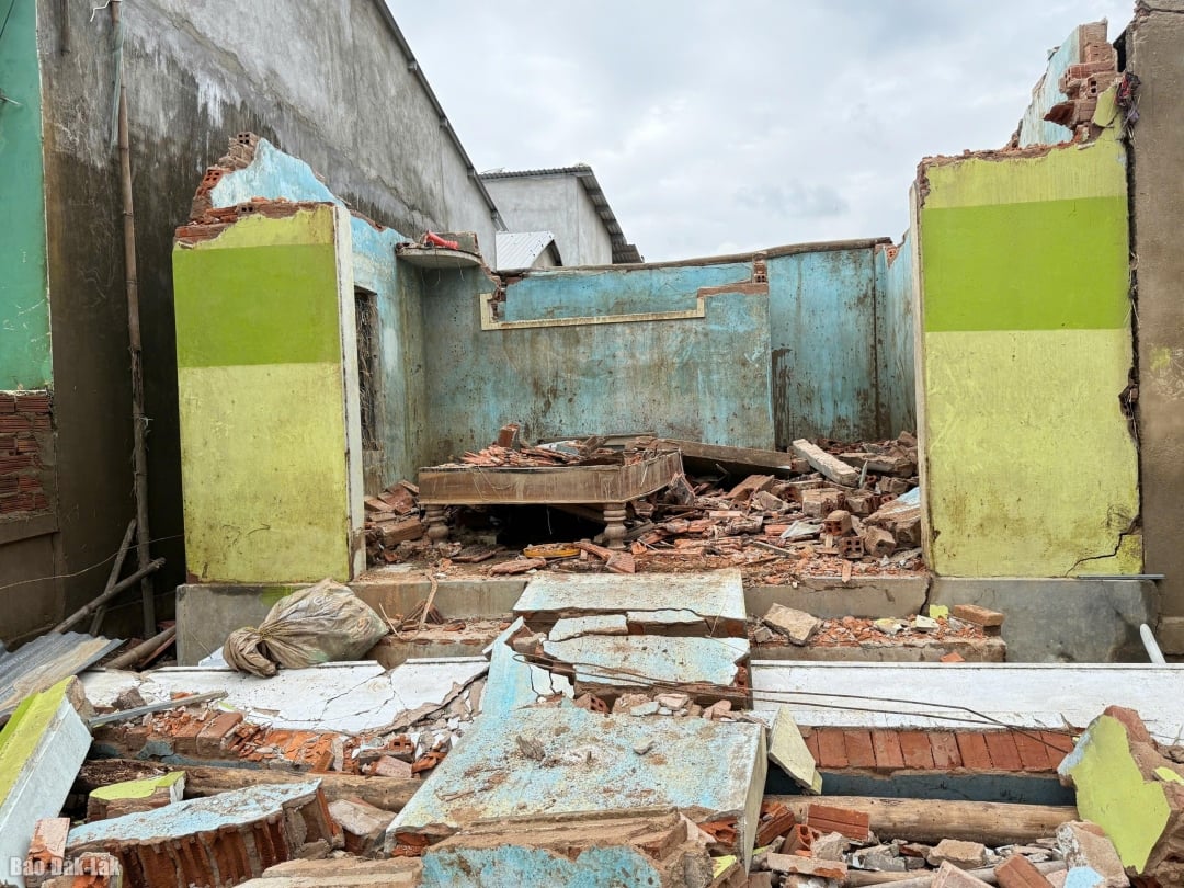 ແຂວງດັກລັກ ມີ 639 ຫລັງເຮືອນພັງລົງ, ໄດ້ຮັບຄວາມເສຍຫາຍຢ່າງສິ້ນເຊີງ, ຕ້ອງໄດ້ຮັບການກໍ່ສ້າງຄືນໃໝ່.