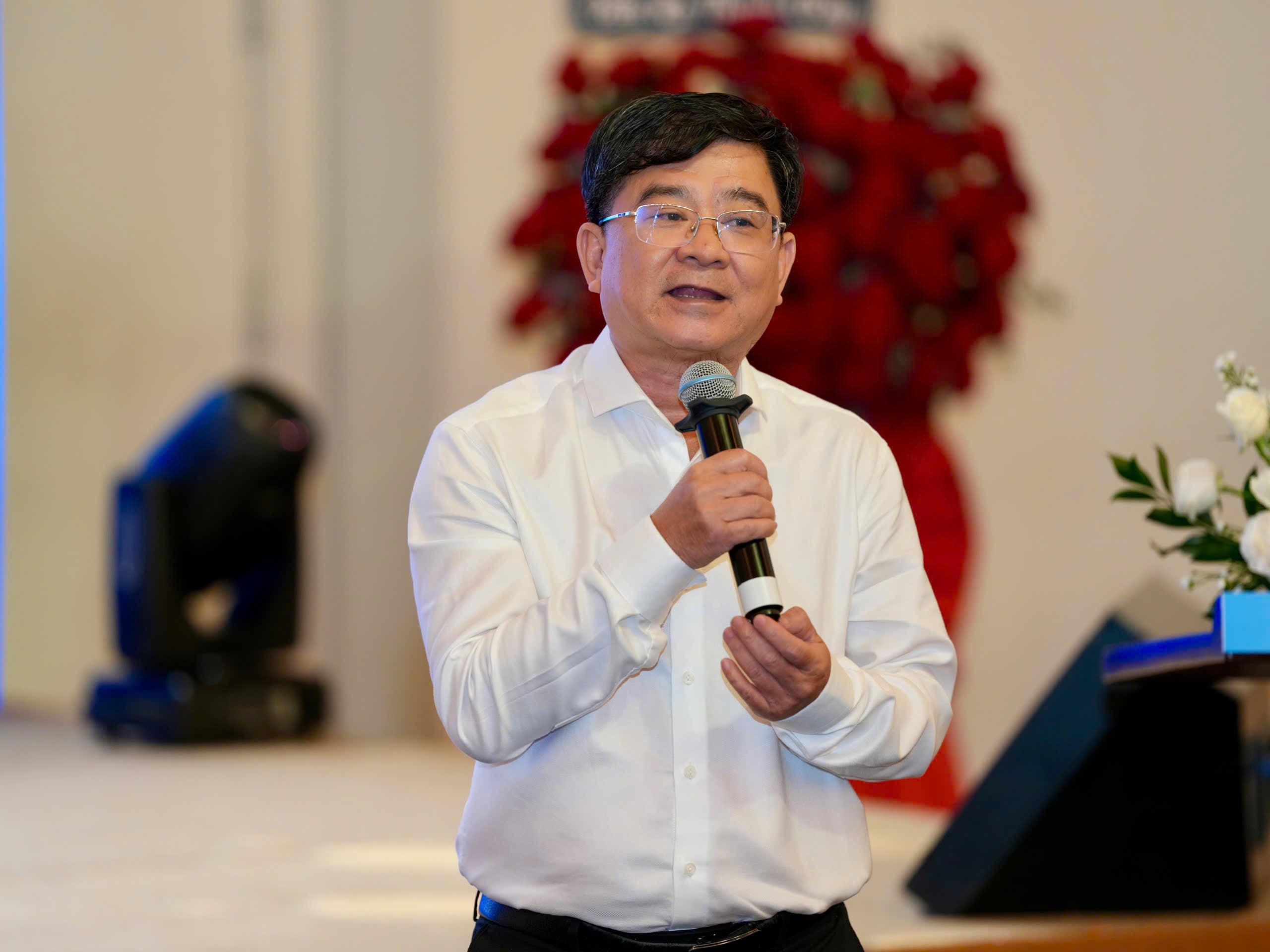 Phản hồi đa chiều từ các doanh nghiệp về người học trong kỷ nguyên AI - Ảnh 1.