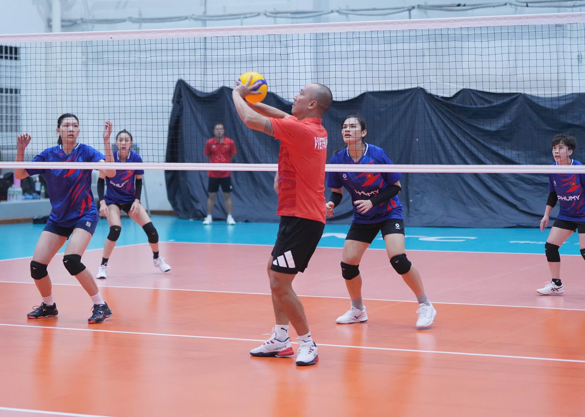 Vietnams damfotbollslag 2.jpg