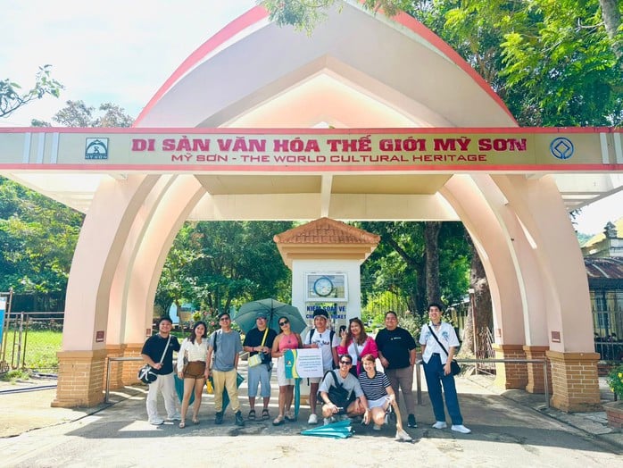 Hơn 430.000 lượt khách tham quan Mỹ Sơn năm 2025 - Ảnh 1.