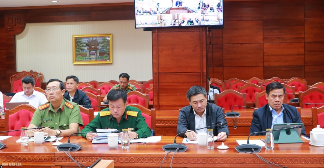 ตัวแทนจากหน่วยงาน สาขา และคณะกรรมการบริหารโครงการเข้าร่วมการประชุม