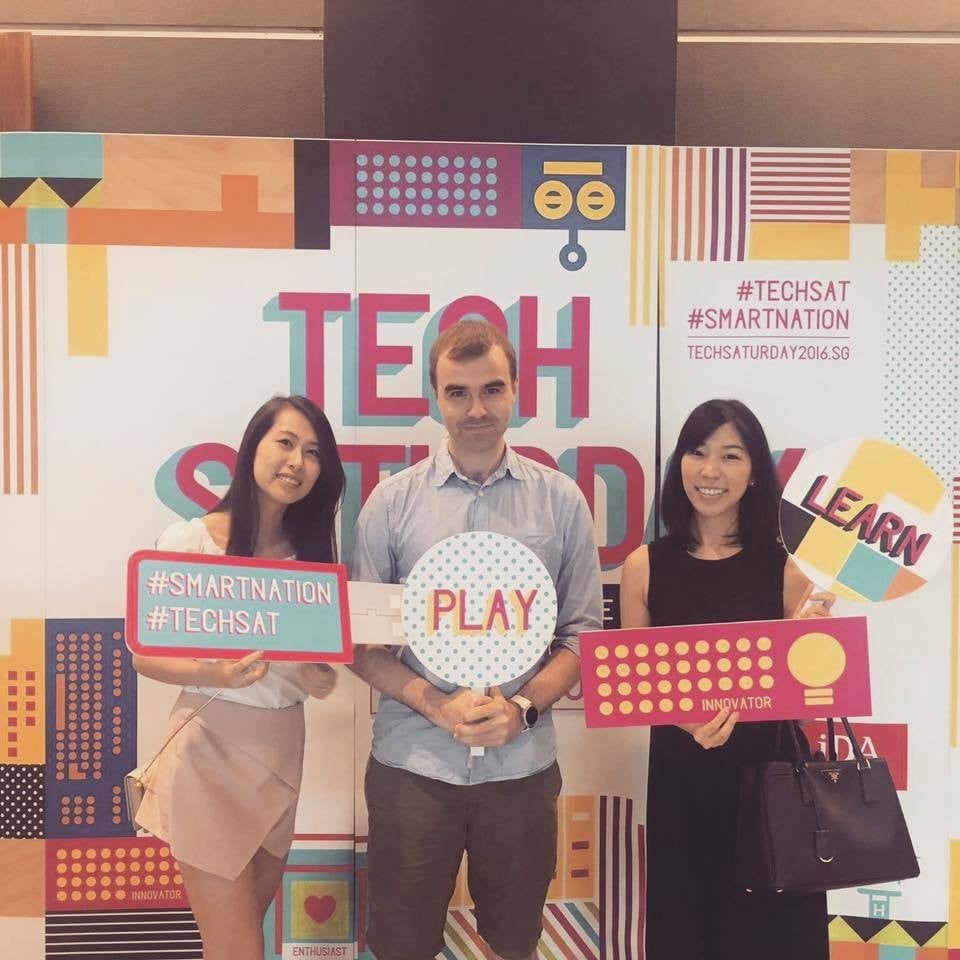 Tres escritores extranjeros escriben en vietnamita Ba cây bút nước ngoài viết văn bằng tiếng Việt