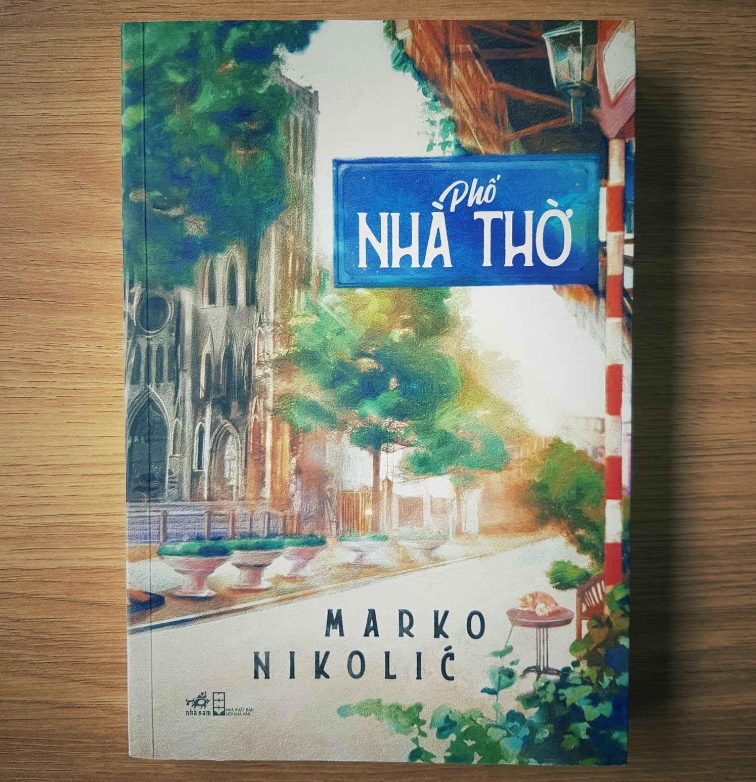 Tres escritores extranjeros escriben en vietnamita Ba cây bút nước ngoài viết văn bằng tiếng Việt