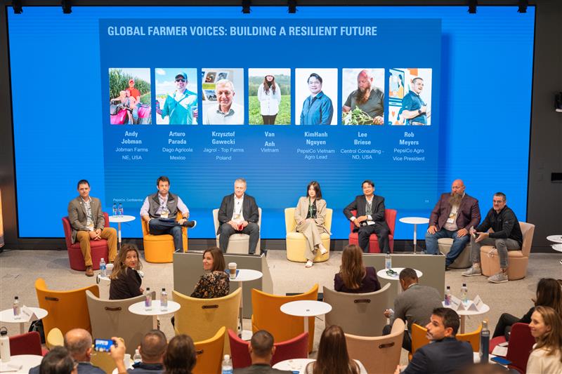 Phiên thảo luận 'Global Farmer Voices' tại Lễ trao Giải thưởng Nông dân PepsiCo Toàn cầu 2025 có sự tham gia của nông dân Việt Nam diễn ra tại trụ sở PepsiCo, New York. Ảnh: PepsiCo.