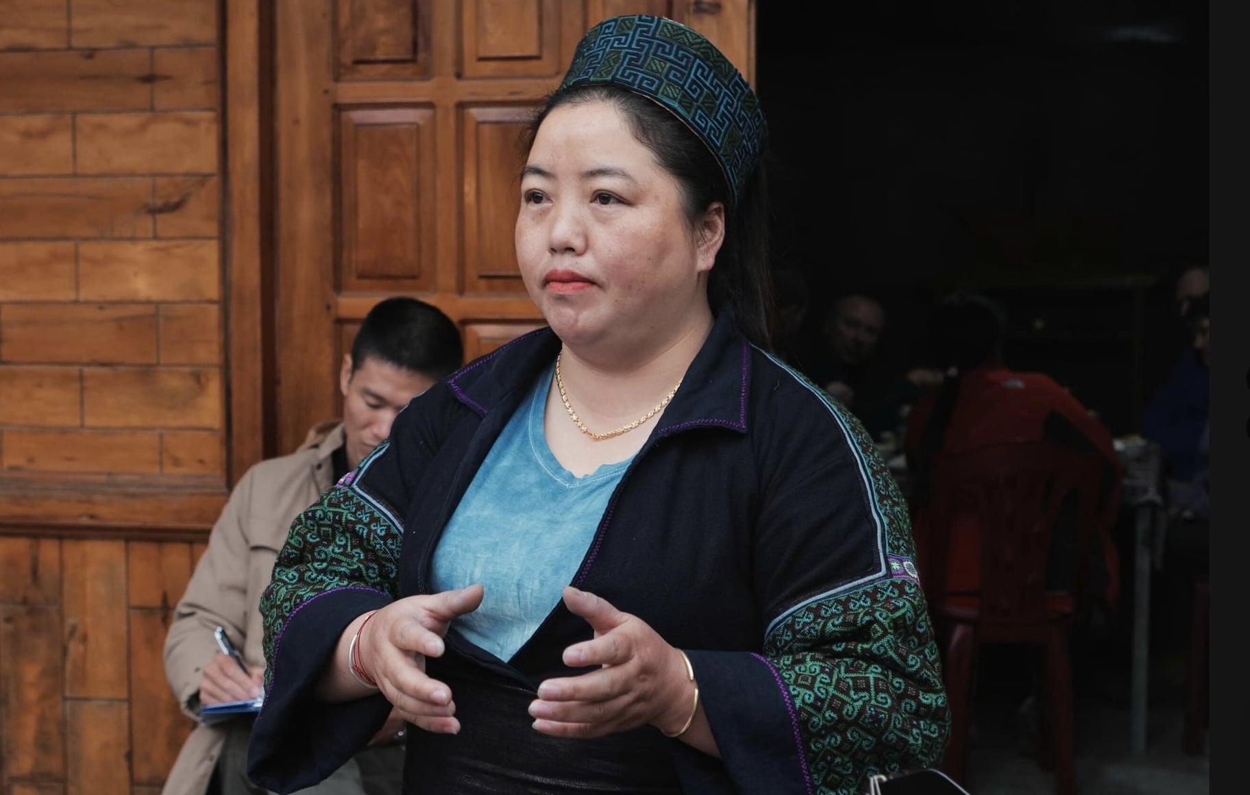 Volgens mevrouw Sung Thi Lan heeft Muong Hoa Cooperative sinds haar deelname aan het project haar bedrijfsmodel succesvol getransformeerd. Foto: Phuong Linh. Theo chị Sùng Thị Lan, từ khi tham gia dự án, HTX Mường Hoa đã chuyển đổi mô hình kinh doanh thành công. Ảnh: Phương Linh.