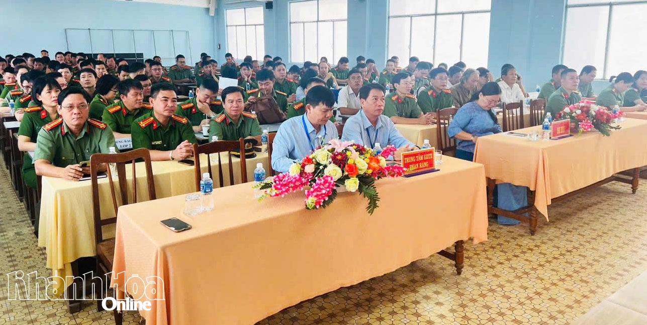 Cham ve Raglai dil eğitim sınıfının açılış törenine katılan delegeler