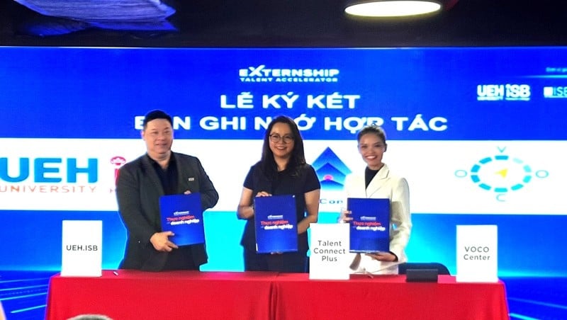 ໂຮງຮຽນພອນສະຫວັນ UEH.ISB ໄດ້ລົງນາມໃນບົດບັນທຶກການຮ່ວມມືກັບບັນດາຫົວໜ່ວຍປະຕິບັດໂຄງການ Externship Talent Accelerator.