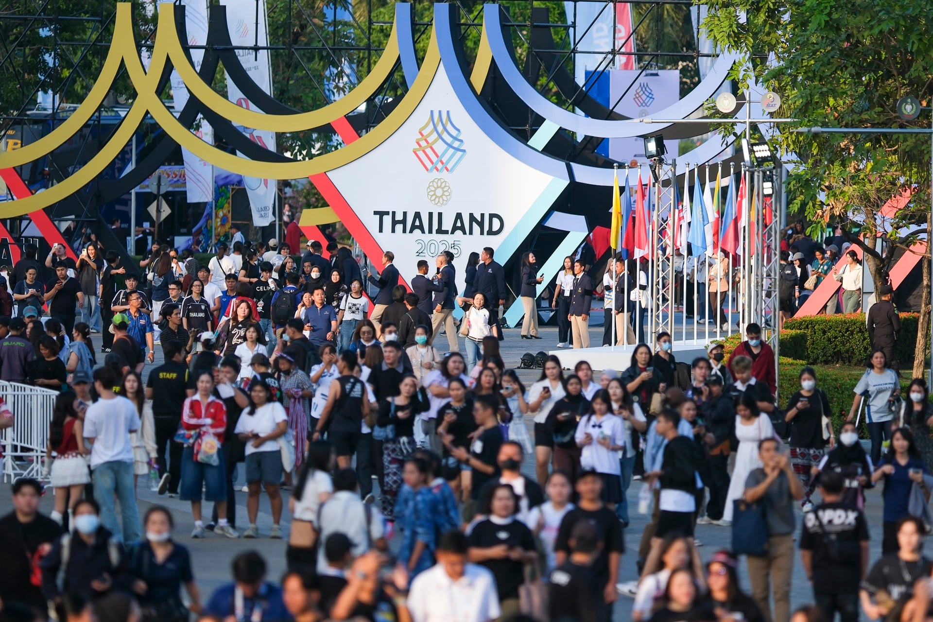 ពិធីបើកការប្រកួតកីឡាស៊ីហ្គេមលើកទី៣៣ រូបថត ១ khai mac sea games 33 anh 1