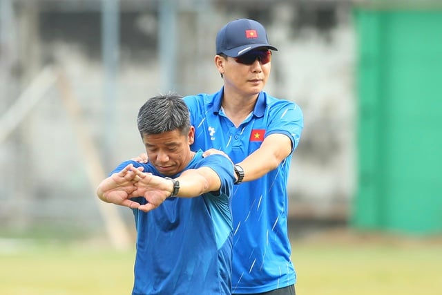 Humor: Vietnams U23-stjerne «jukser» uten hell, lagkameratene er ekstremt «sinte» - Bilde 7. Hài hước: Ngôi sao U.23 Việt Nam 'gian lận' bất thành, đồng đội hết sức ‘tức giận’- Ảnh 7.