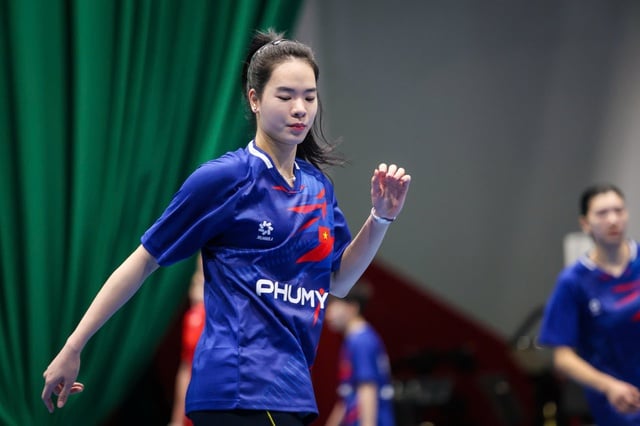 Die Trainerin der vietnamesischen Volleyball-Frauenmannschaft verkündet gute Neuigkeiten über Thanh Thuy, ist aber besorgt über die „seltsame“ Spielzeit – Foto 3. HLV đội bóng chuyền nữ Việt Nam báo tin vui về Thanh Thúy, lo ngại giờ đấu 'lạ'- Ảnh 3.
