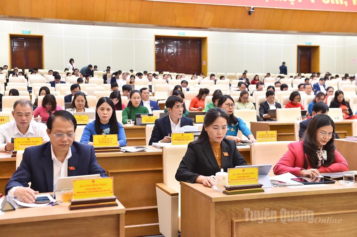 Делегаты, присутствовавшие на заседании.