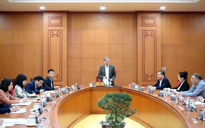 General Secretary To Lam chaired a working session on the implementation of the Party and State's policies and guidelines for people with disabilities. Photo: Nhan Dan Tổng Bí thư Tô Lâm chủ trì buổi làm việc về tình hình thực hiện chủ trương, chính sách của Đảng, Nhà nước đối với người khuyết tật. Ảnh: Nhân Dân