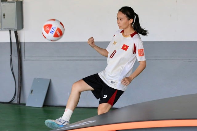 Sân thi đấu chưa hoàn thiện, đội teqball Việt Nam phải 'tập chay' ở ngoài- Ảnh 5.