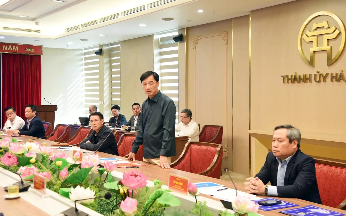 Závěrečný projev na pracovním zasedání přednesl tajemník Hanojského stranického výboru Nguyen Duy Ngoc. Bí thư Thành ủy Hà Nội Nguyễn Duy Ngọc phát biểu kết luận chỉ đạo tại buổi làm việc.