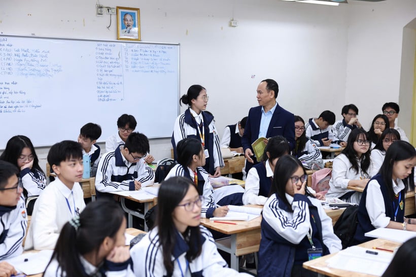 Lærere i klasserommet på Viet Duc videregående skole (Hanoi). (Foto: DAI THANG)