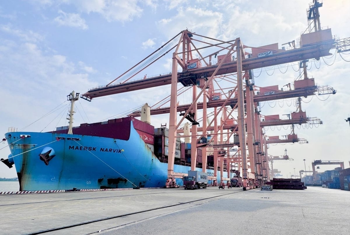 TEU thứ 1 triệu mang số hiệu SEKU 4469964 được vận chuyển trên tàu MSK NARVIK ngày 06/12/2025. Ảnh: VIMC.