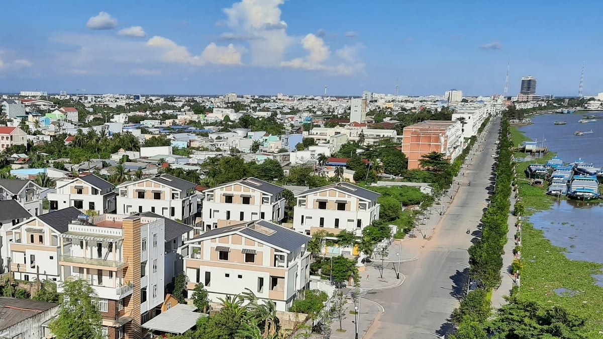 دونج ثاب عازم على تحقيق أعلى الأهداف الاجتماعية والاقتصادية بحلول عام 2025. تصوير: ثانه باخ. Đồng Tháp quyết liệt hoàn thành cao nhất các chỉ tiêu kinh tế - xã hội 2025. Ảnh: Thanh Bạch.