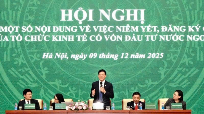 Le vice-président de la Commission nationale des valeurs mobilières, Hoang Van Thu, prend la parole. (Photo : Bao Thu)