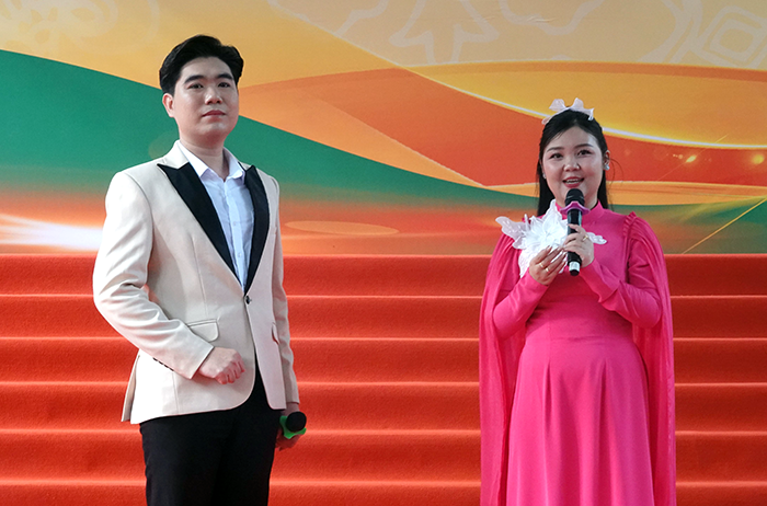 गायन के प्रति समर्पित