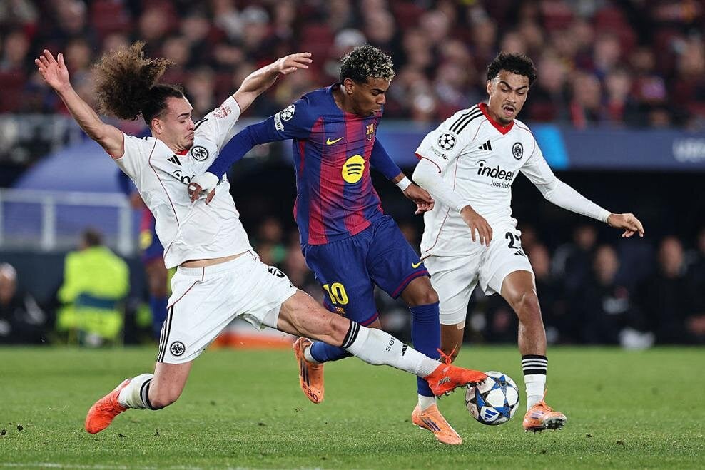 editorial_uefa_com fbl eur c1 barcelona frankfurt (2).jpg