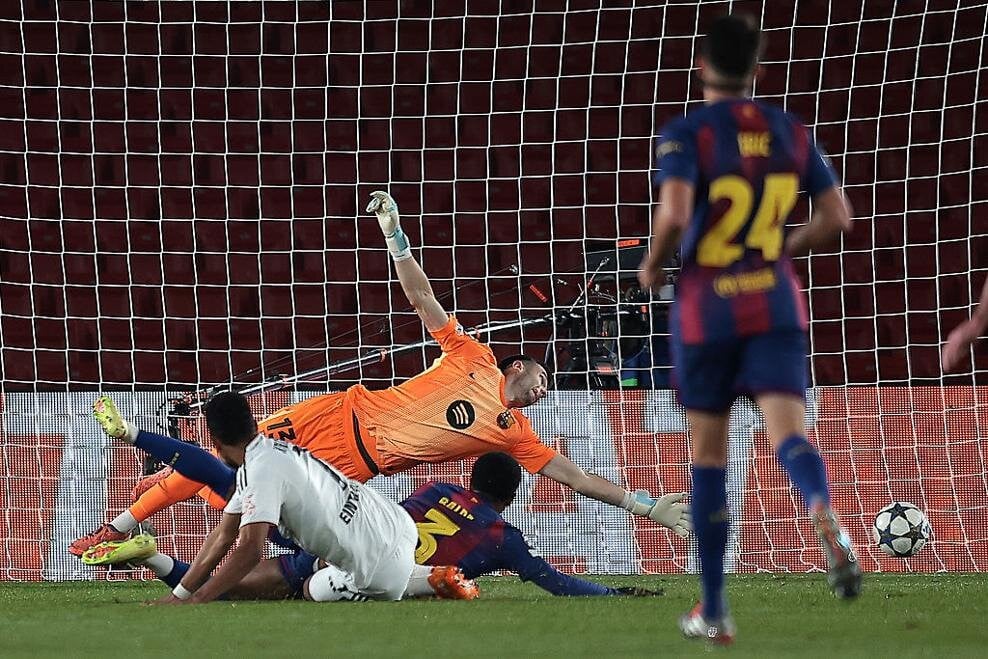 editorial_uefa_com fc_barcelona_v_eintracht_frankfurt_ _uefa_champions_league_2025_26_league_phase_md6 (2).jpg